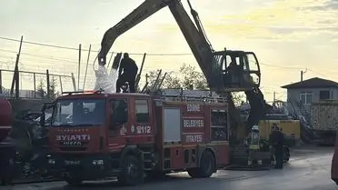 Edirne İstasyon Mahallesi'nde Hurdacıda Çıkan Yangın Kontrol Altına Alındı