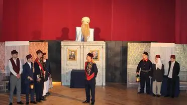 Trakya Üniversitesi Sahnesinde 'Gulyabani' Oyunu Genç İzleyicileri Büyüledi