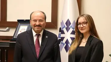 Rektörle Bir Gün: Gizem Nur Ünlü'nün ETÜ'deki Deneyimi