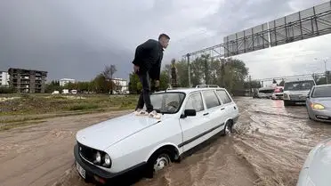 Kahramanmaraş'ta Şiddetli Sağanaklar Trafiği Felç Etti