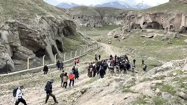 Kars’ta Turizm Haftası’na Özel Ani Ören Yeri’nde Doğa Yürüyüşü