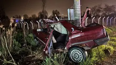 Kütahya’nın Tavşanlı İlçesinde Otomobil Beton Direğe Çarptı: 1 Ölü, 1 Yaralı