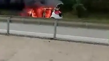 Bursa’da Trafikte Aniden Çıkan Otomobil Yangını Kontrol Altına Alındı