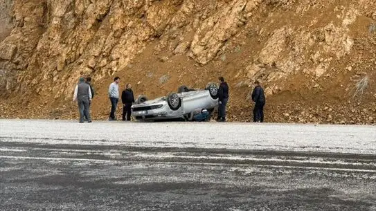 Sivas İmranlı’da Devrilen Otomobilde 3 Kişi Yaralandı