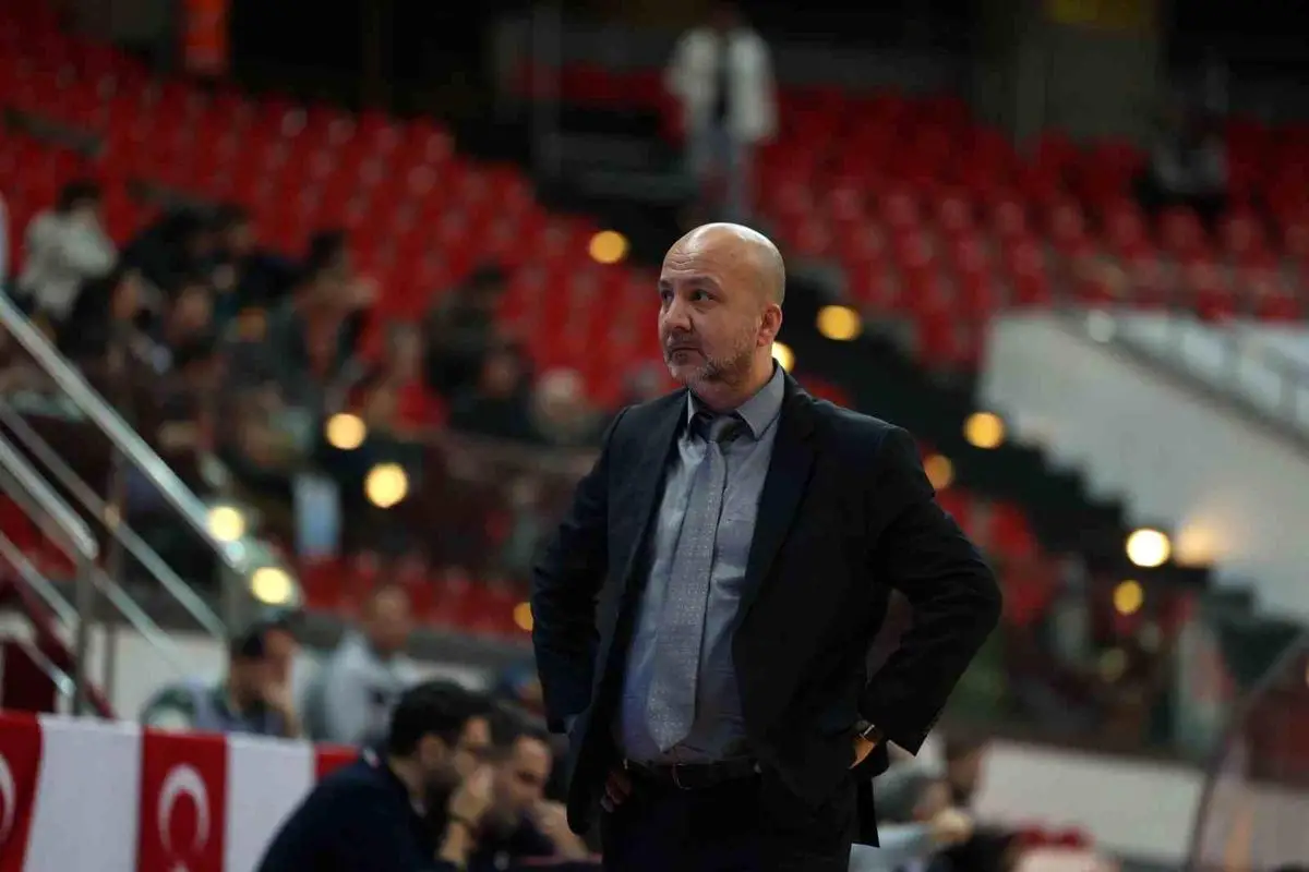Melikgazi Kayseri Basketbol’da Emre Özsarı Görevden Ayrıldı