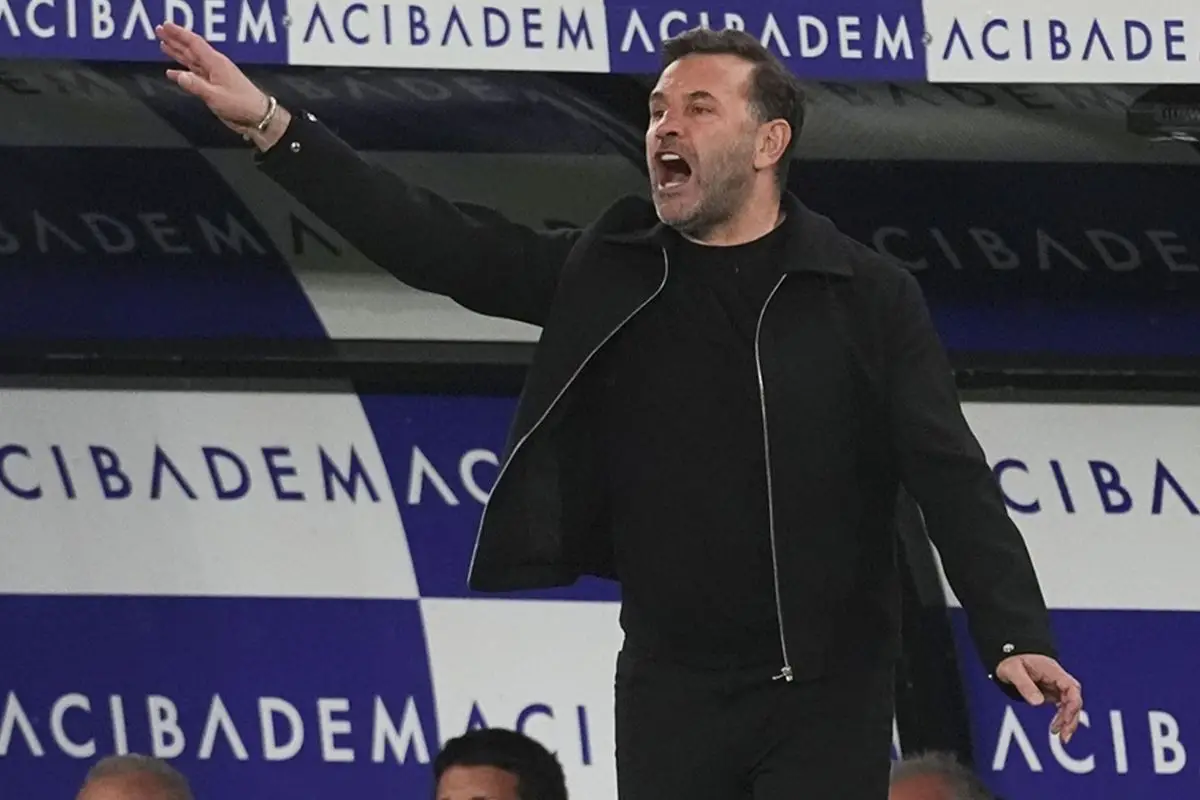 Okan Buruk'tan Hakem Kararlarına Sert Tepki: 'Sarı Kartlar Oyunu Bozuyor'