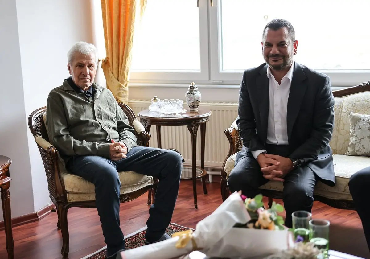 Trabzonspor Camiası Atay Aktuğ'un Kaybını Yaslıyor