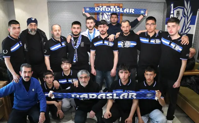 Erzurumspor taraftarları maç öncesi coşkulu