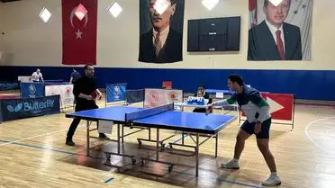 Vezirköprü'de 23 Nisan Masa Tenisi Şöleni: Kadın ve Erkeklerde Büyük Rekabet