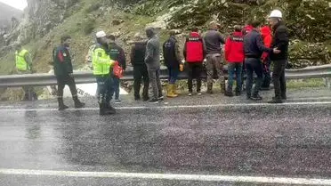 Bitlis'te Beton Mikseri Hazo Deresi'ne Çıktı, Sürücü Kayıp