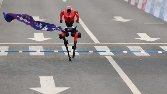 Flash Robot, Pekin E‑Town Yarı Maratonunda 21 km’yi 50:26’da Tamamlayarak Dünya Rekorunu Kırdı