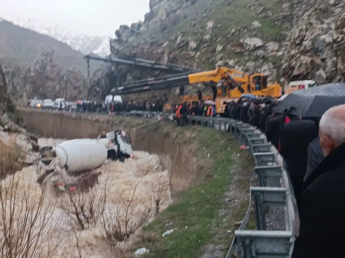 Bitlis’te Beton Mikseri Kazası: Şoför Engin Aras Kayıp