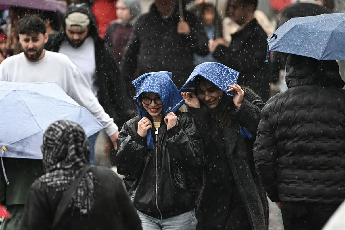 İstanbul’da Ani Soğuk Dalgası ve Sağanak Yağış Uyarısı