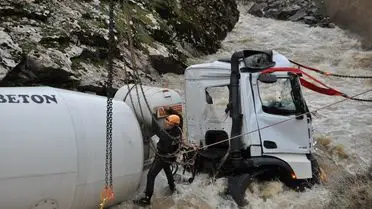 Tatvan’da Beton Mikseri Kazası: Sürücü Ergin Aras’ın Cesedi Dere Kıyısında Bulundu