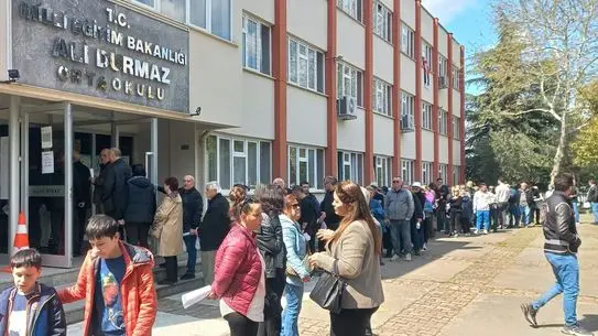 Bulgaristan Seçimlerinde Uzun Kuyruklar Türkiye’yi Yoğunlaştırdı