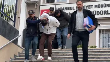 İstanbul’da Lüks Araç Ekran Hırsızlığı Operasyonu: İki Şüpheli Güvenlik Kameralarıyla Tespit Edildi