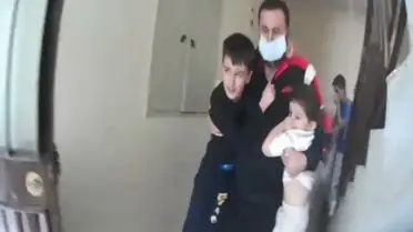 Mersin'de Apartman Yangını Sonrası 9 Kişi Güvenli Bölgeye Çıkarıldı