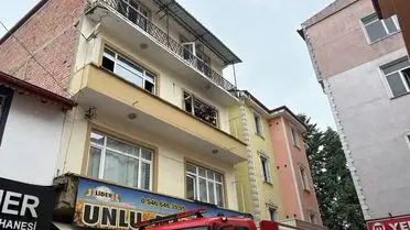 Vezirköprü'de 4 Katlı Bina Yangını Kontrol Altına Alındı