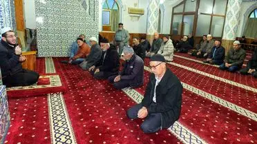 Börezli Camii'nde Binlerce Vatandaş Sabaha Birlikte Başladı
