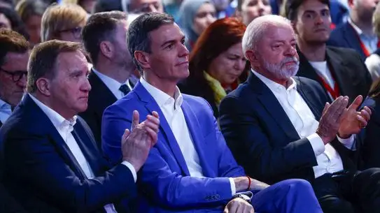 Sanchez ve Silva, Barselona’da Savaş ve Şiddete Karşı Ortak Açıklama Yaptı