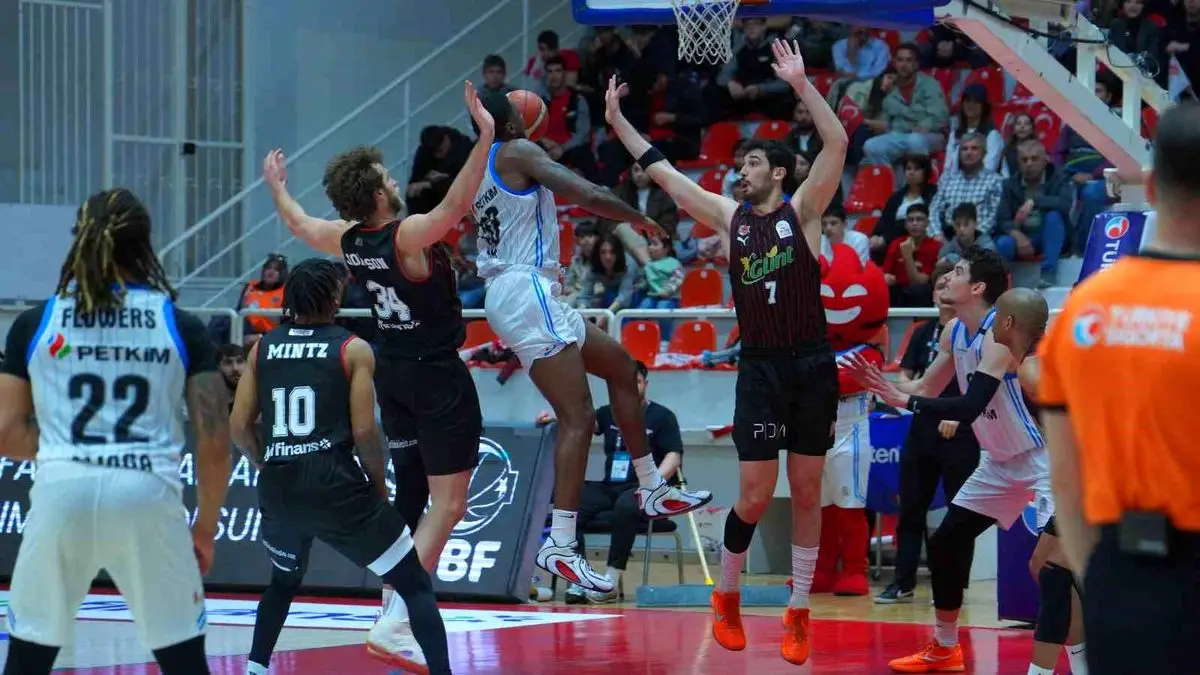 Aliağa Petkimspor, Türkiye Sigorta Süper Ligi'nde Manisa Basket'i 100-87 Skorla Geçti