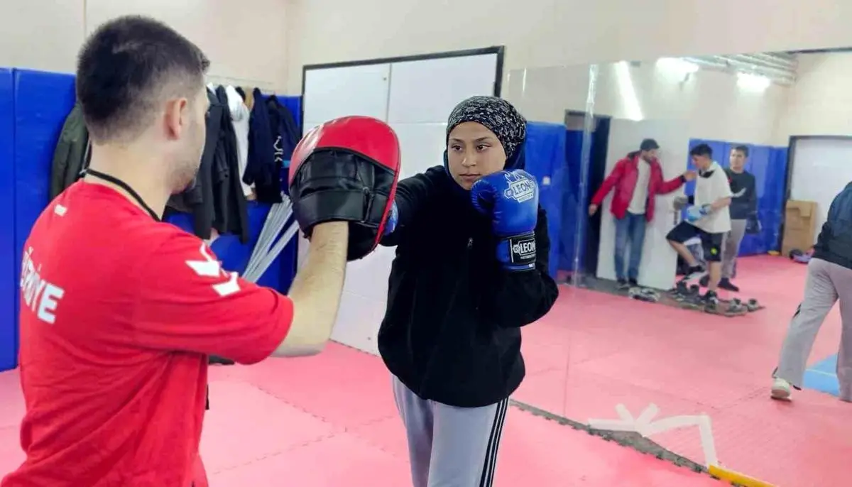 Hasköy'de 17 Yaşındaki Kızın Boks Tutkusu ve Babasının Destek Hikayesi