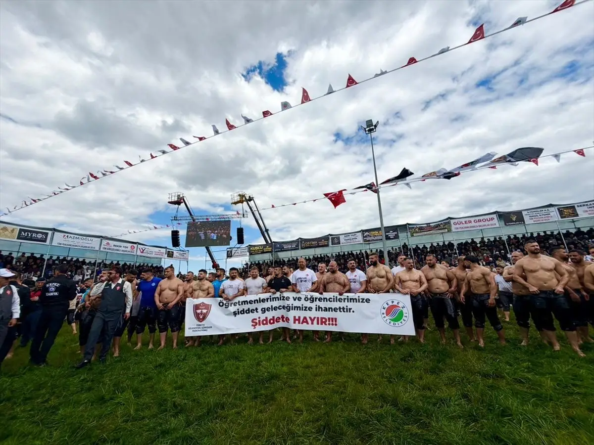 Kepez Belediyesi'nde 10. Yağlı Güreş Turnuvası: Enes Doğan Başpehlivan Oldu