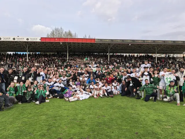 İnegöl Kafkas Spor şampiyonluk kupası