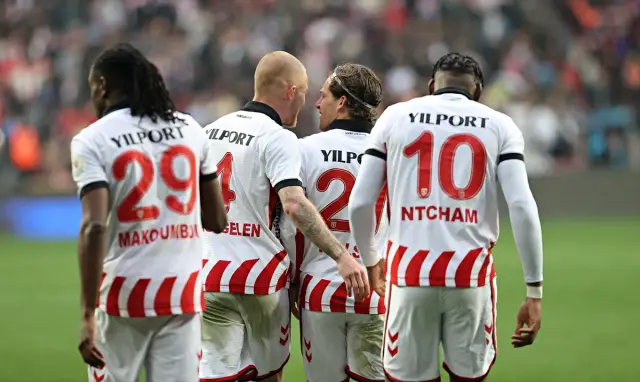 Maçın kritik anı: üçüncü golün gol çizgisi