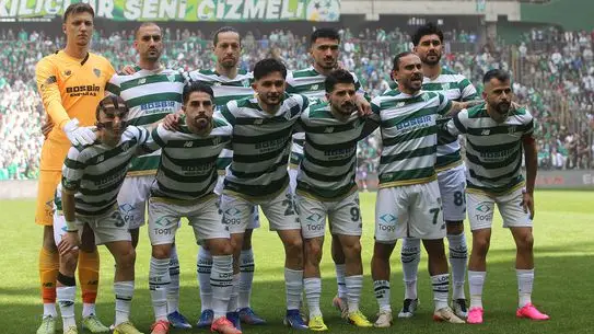 Bursaspor, 5-1’lik Galibiyetle 1. Lig’e Yükseldi: 1437 Gün Sonra Yeniden Zirve
