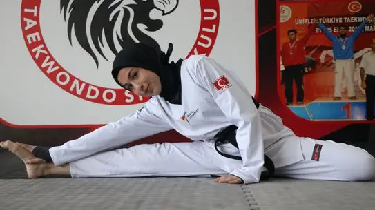 İşitme Engelli Fatma Akkaya, Türkiye Tekvando Şampiyonası'nı Alt Üst Etti