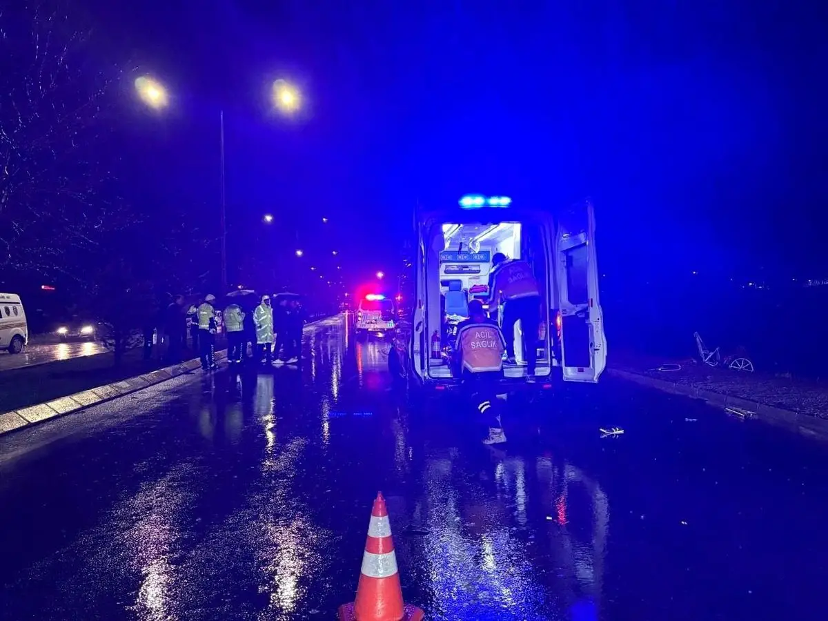 Erzincan’da Ticari Taksi Çarpmasıyla Sonuçlanan Bisiklet Kazasında Bir Kişi Hayatını Kaybetti