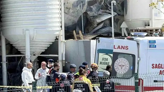 Ankara'nın Sincan İlçesinde Kardelen Boya Fabrikasında Çıkan Yangın 1 İşçiyi Hayata Veda Ettirdi