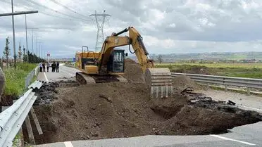 Batman’da Güney Çevre Yolu’nda Sağanak Yağış Sonrası Yol Çökmesi