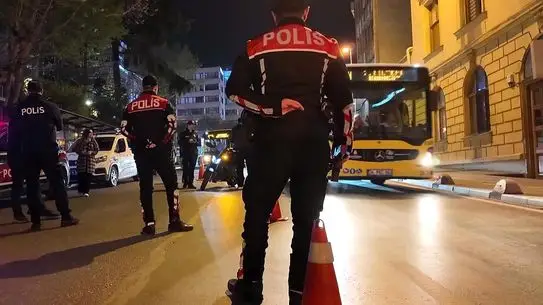 Kadıköy'de Güvenlik Taramaları: Polis Ekiplerinden Asayiş Operasyonu
