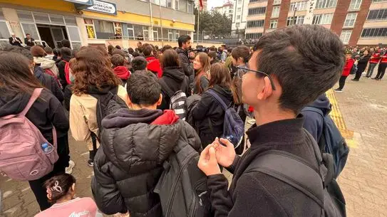 Kahramanmaraş’ta Okula Dönüş: Öğrenciler Hayâlâ Kaybedenler İçin Dua Etti