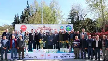 Yalova’da 104 Çiftçiye Ayçiçeği ve Fasulye Tohumu Dağıtıldı