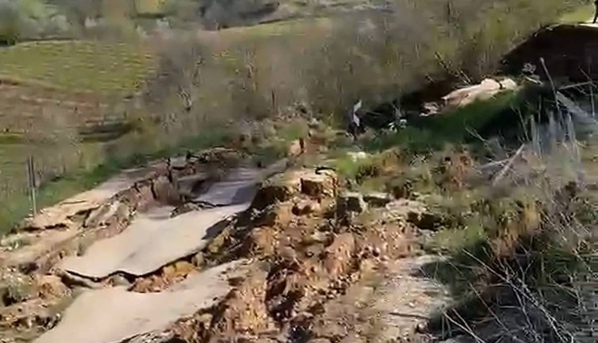 İnegöl'de Heyelan Yol Kapatıldı: Kırsal Mahalleler İzole Edildi