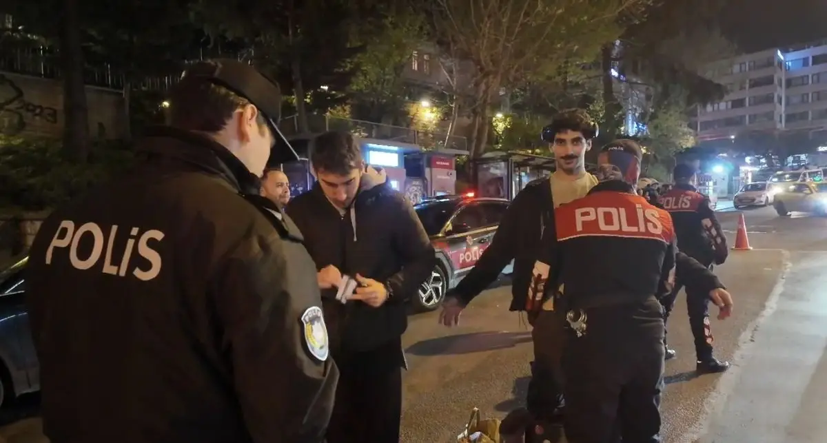 Kadıköy'de Helikopter Destekli Huzur Denetimi Gerçekleşti