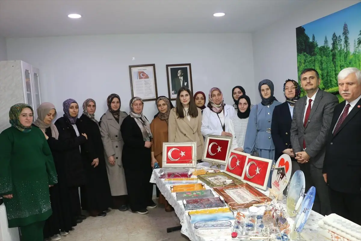 Of’ta Aile Destek Merkezi’nden 65 Kursiyere Sertifika Dağıtımı