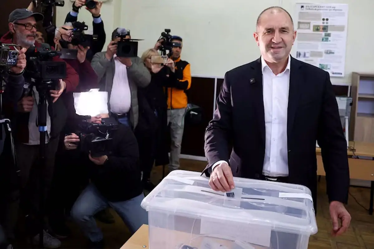 Bulgaristan’da İlerici Koalisyon %45 oy alarak Mecliste Çoğunluğu elde etti