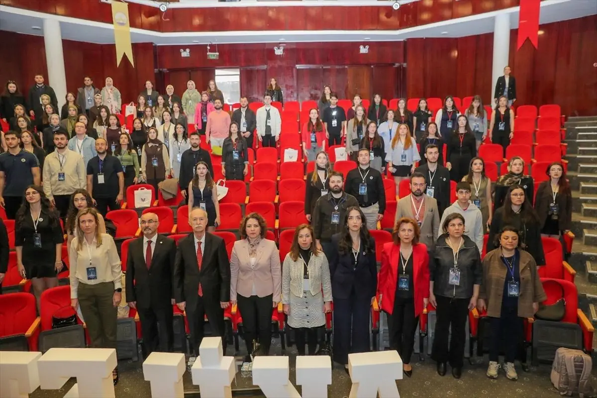 Trakya Üniversitesi’nde Eczacılık Zirvesi: Yenilikçi Yaklaşımlar ve Gelecek Vizyonu