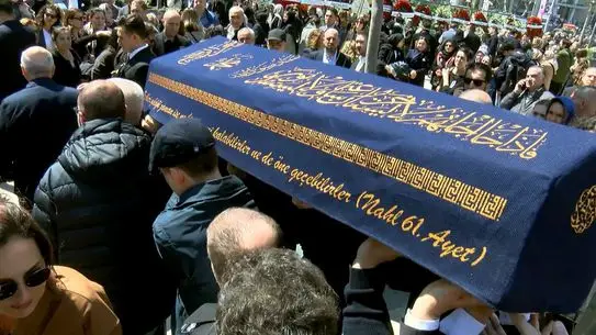 Mahmut Çalık'ın Topkapı Mezarlığı'ndaki defin töreni
