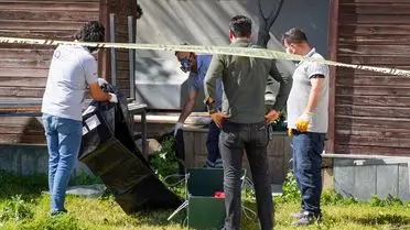 Antalya’da Parkta LED Ekranın Ayaklarında Bulunan Erkek Cesedi Şok Yarattı