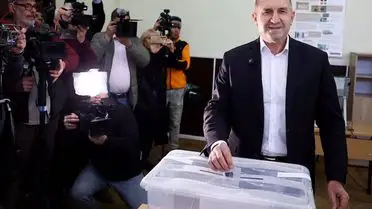 Bulgaristan’da İlerici Koalisyon %45 oy alarak Mecliste Çoğunluğu elde etti