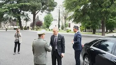 Yeni Dil Laboratuvarı içi, modern ekipmanlar ve öğrenme istasyonları