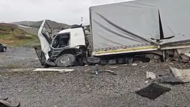 Bitlis Tatvan’da TIR Çarpması Sonucu 2 Ölü, 1 Yaralı