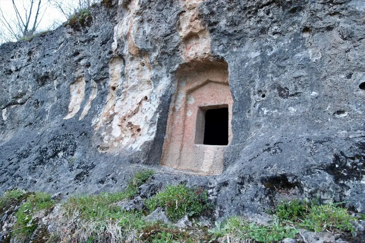 Ordu'nun Tikenlice Kaya Mezarları: Tarihin Sessiz Tanıkları