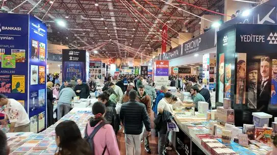 Kayseri Kitap Fuarı 3 Günde Rekor Ziyaretçi Sayısına Ulaştı
