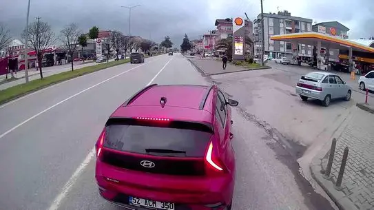 Samsun’da Çimento Yüklü Tır ve Otomobil Arasındaki Ani Çarpışma Neredeyse Büyük Bir Felakete Yol Açtı